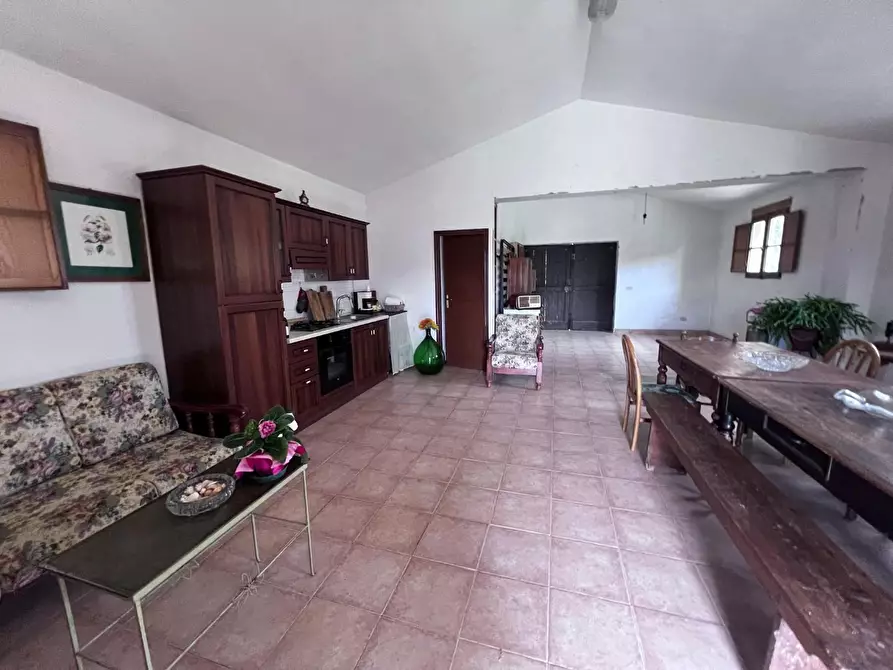 Immagine 4 di Magazzino in vendita  a Colle Di Val D'elsa