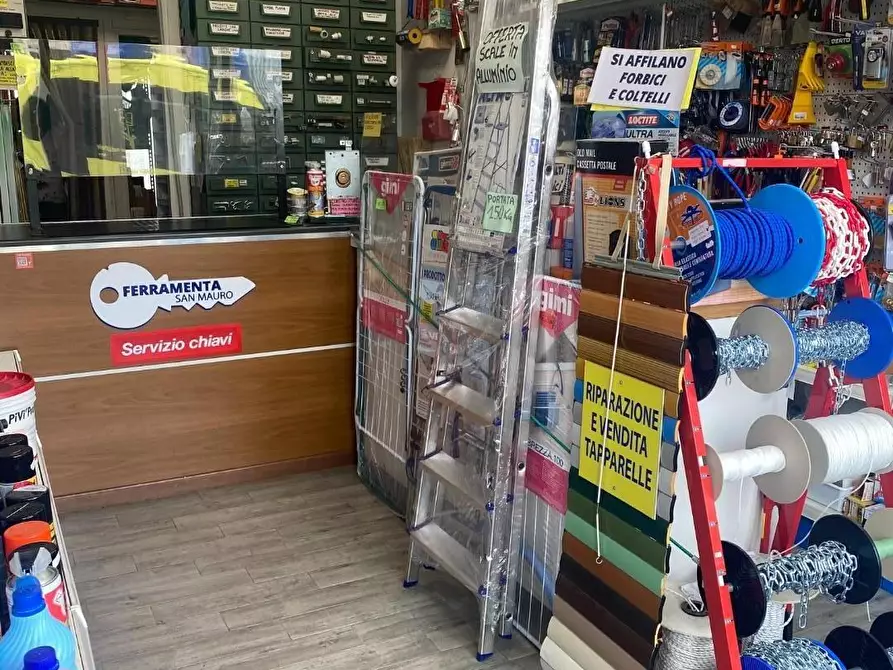 Immagine 3 di Attività commerciale in vendita  a San Mauro Torinese
