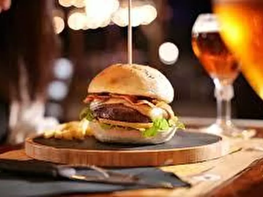 Immagine 4 di Attività commerciale in vendita  a Torino