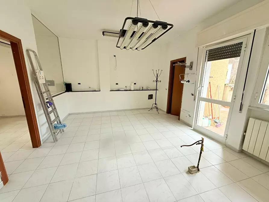 Immagine 4 di Casa indipendente in vendita  a Massa