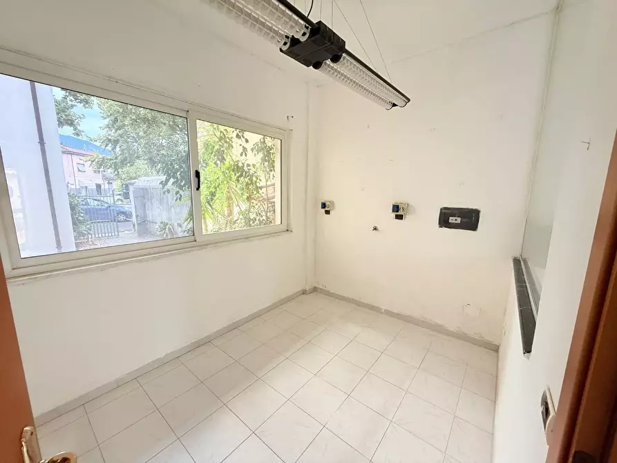 Immagine 11 di Casa indipendente in vendita  a Massa