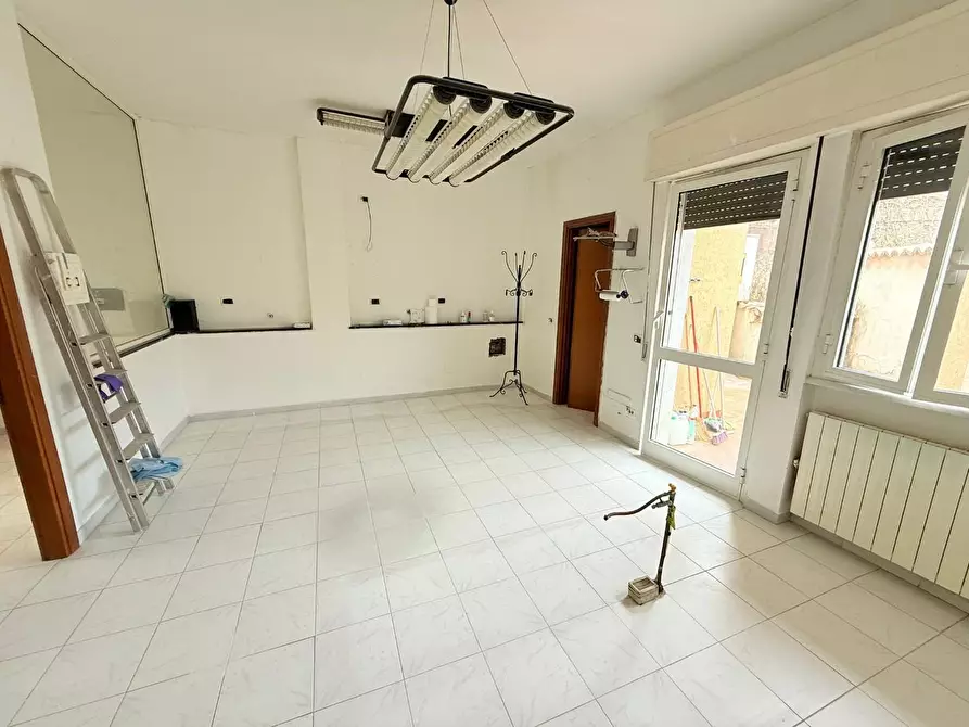 Immagine 3 di Casa indipendente in vendita  a Massa