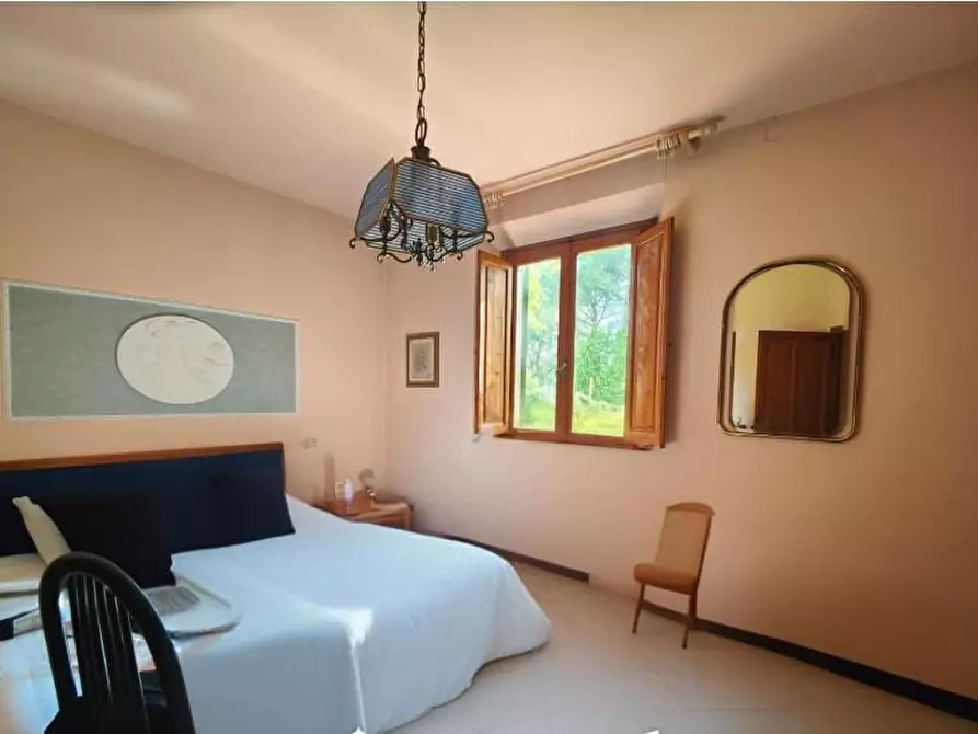 Immagine 5 di Villa in vendita  a Fucecchio