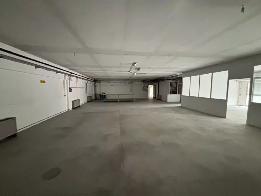 Immagine 12 di Attività artigianale in vendita  a Empoli