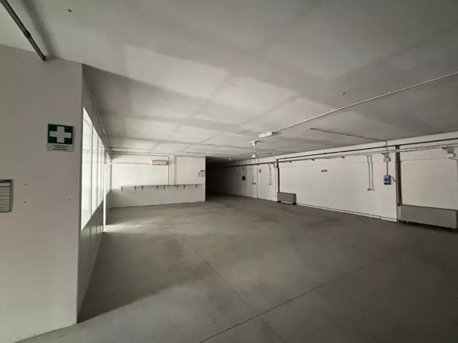 Immagine 11 di Attività artigianale in vendita  a Empoli