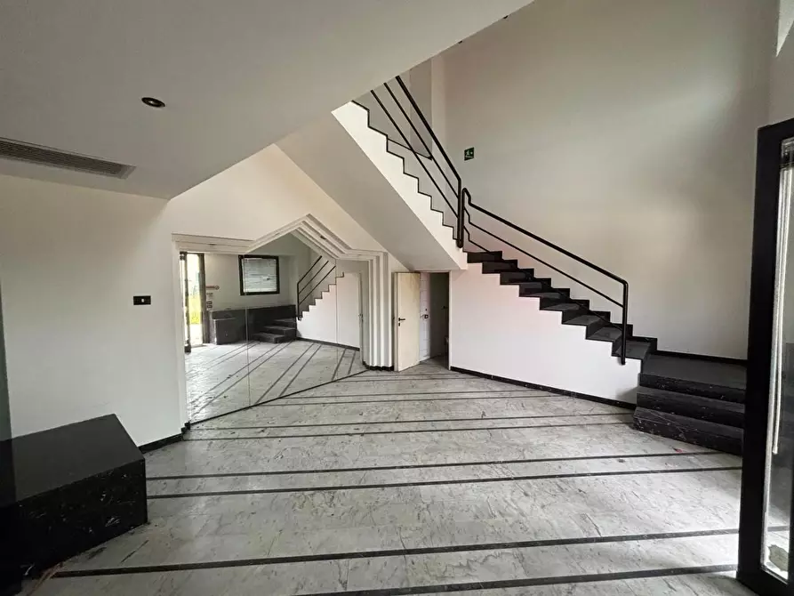 Immagine 4 di Attività artigianale in vendita  a Empoli