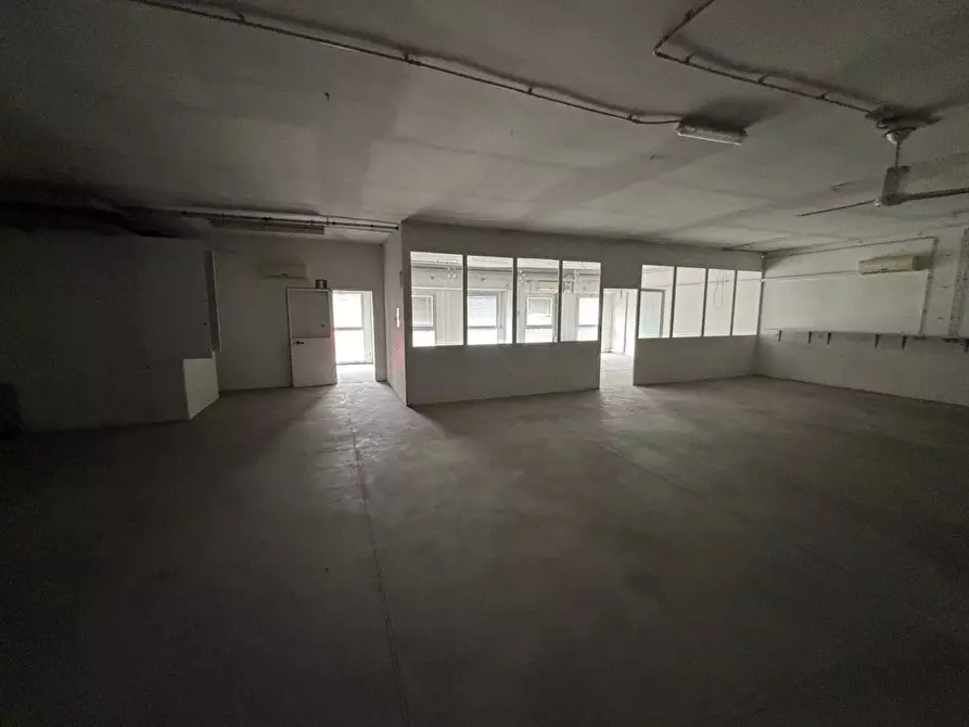 Immagine 10 di Attività artigianale in vendita  a Empoli