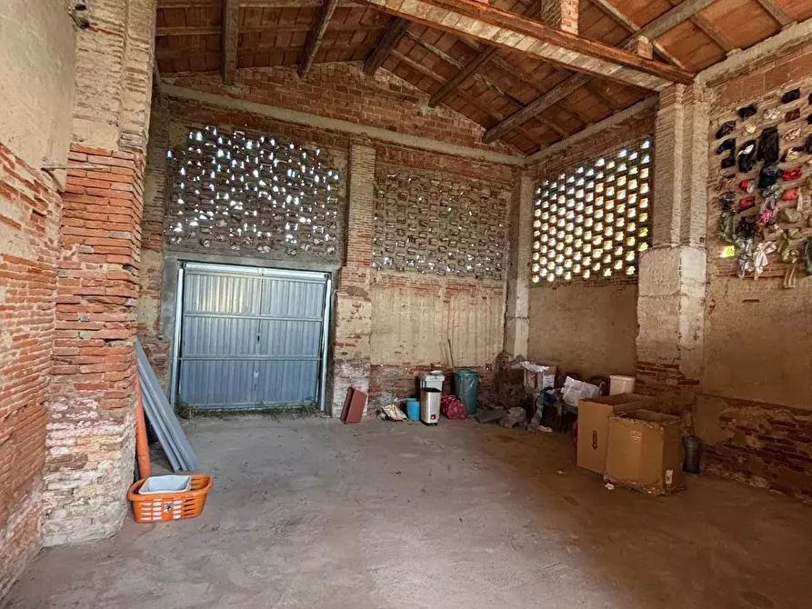 Immagine 6 di Deposito in vendita  a San Miniato