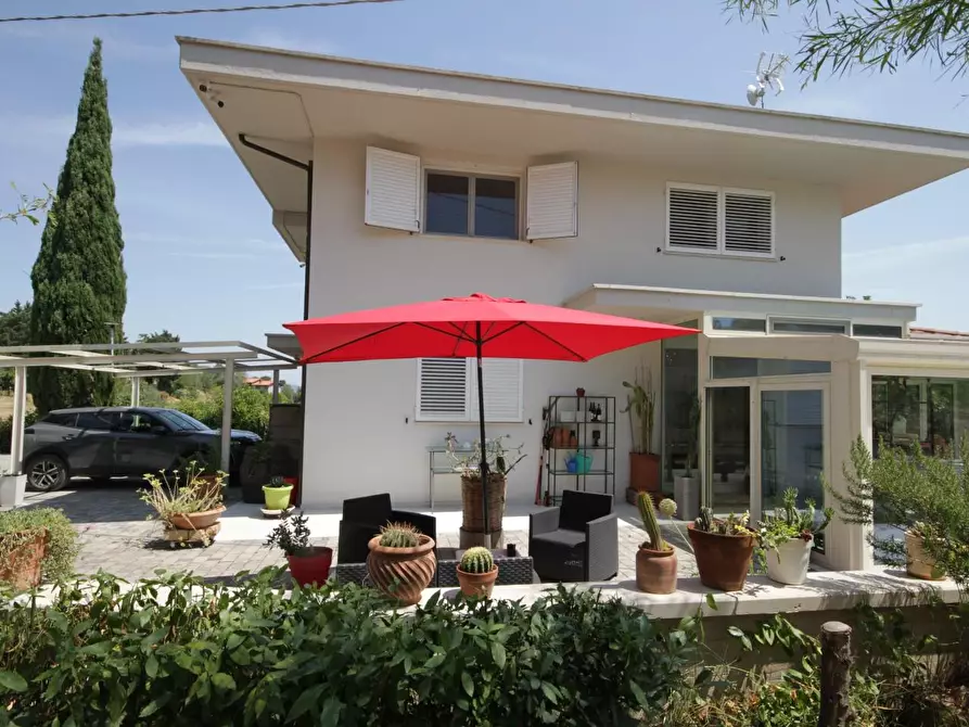 Immagine 1 di Villa in vendita  a Empoli