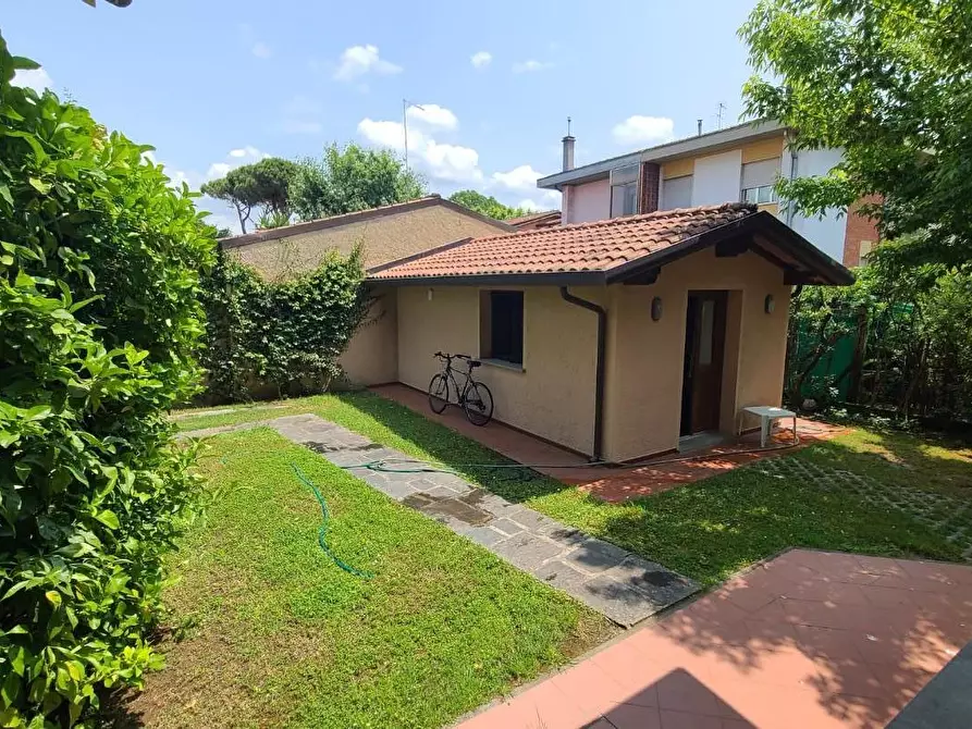 Immagine 6 di Casa trifamiliare in affitto  a Pietrasanta