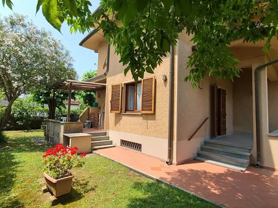 Immagine 7 di Casa trifamiliare in affitto  a Pietrasanta