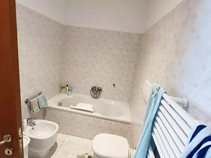 Immagine 17 di Appartamento in vendita  a La Spezia