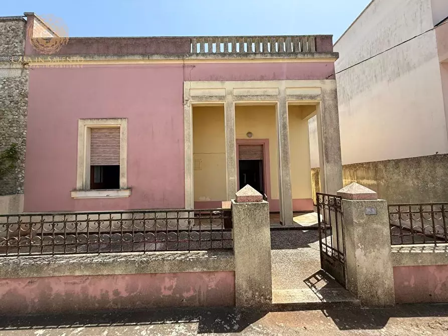 Immagine 2 di Casa indipendente in vendita  a Gagliano Del Capo
