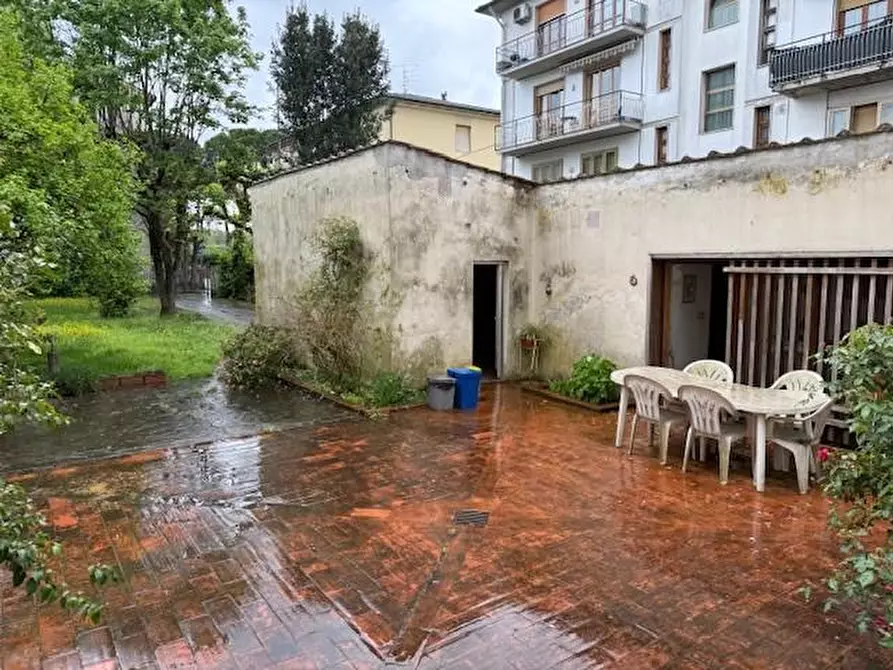 Immagine 28 di Villa in vendita  a Castelfranco Di Sotto