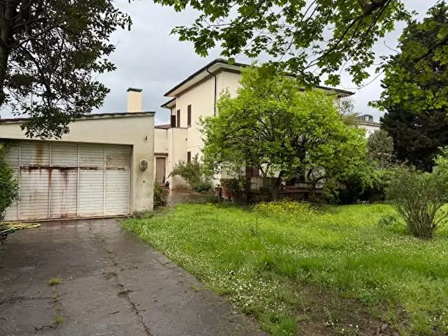 Immagine 29 di Villa in vendita  a Castelfranco Di Sotto