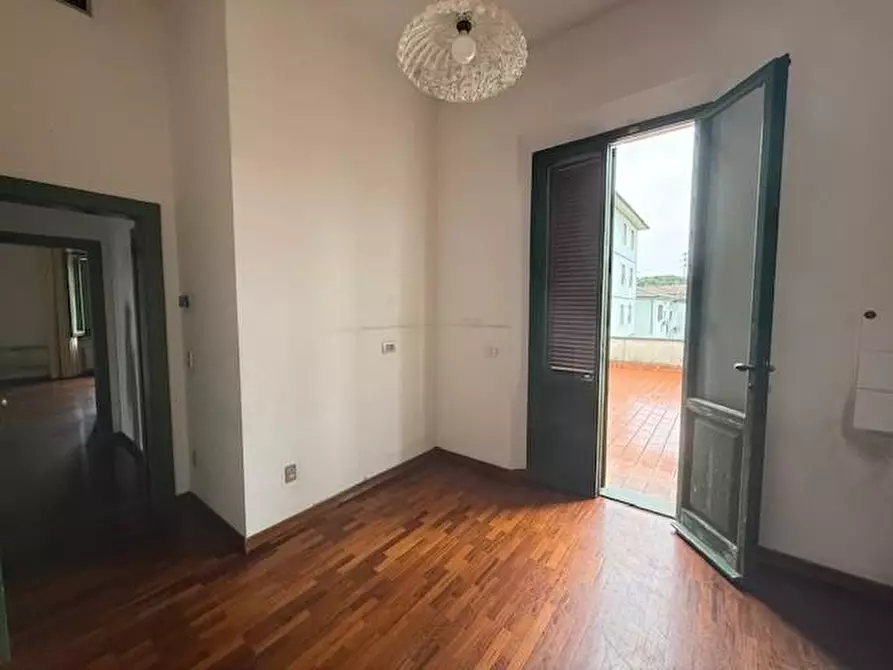 Immagine 9 di Villa in vendita  a Castelfranco Di Sotto