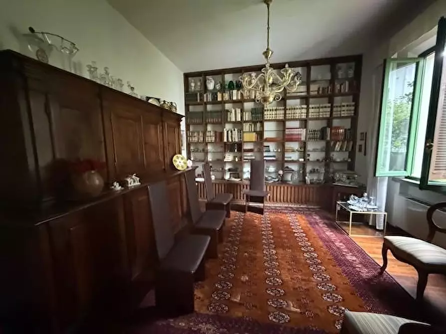 Immagine 17 di Villa in vendita  a Castelfranco Di Sotto