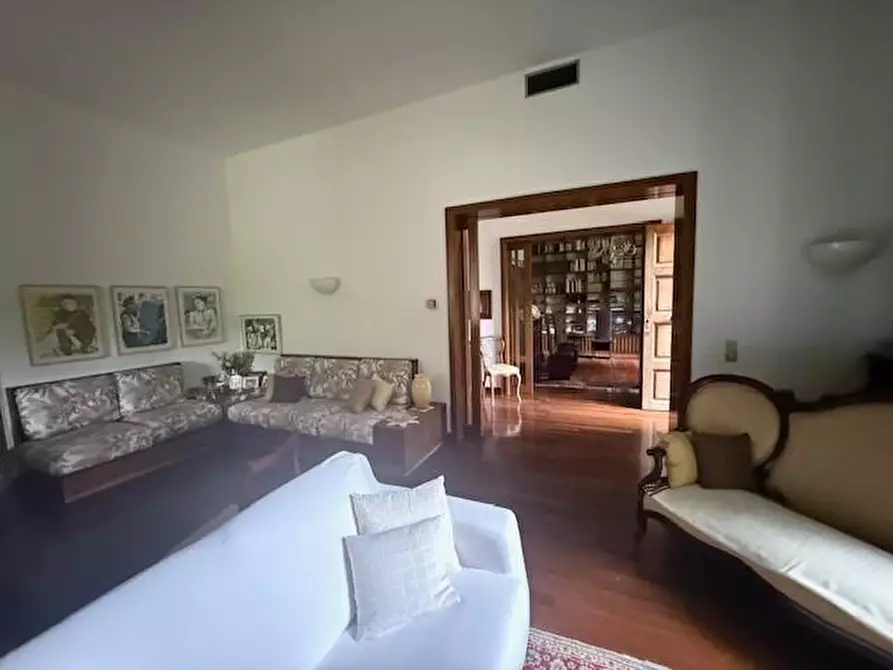 Immagine 21 di Villa in vendita  a Castelfranco Di Sotto