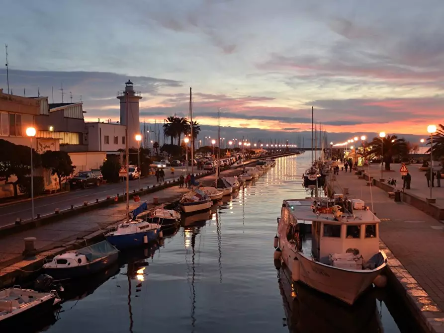 Immagine 11 di Appartamento in vendita  a Viareggio