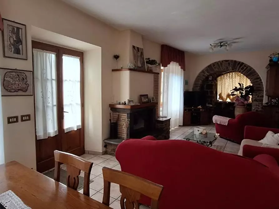 Immagine 9 di Casa semindipendente in vendita  a Pescaglia