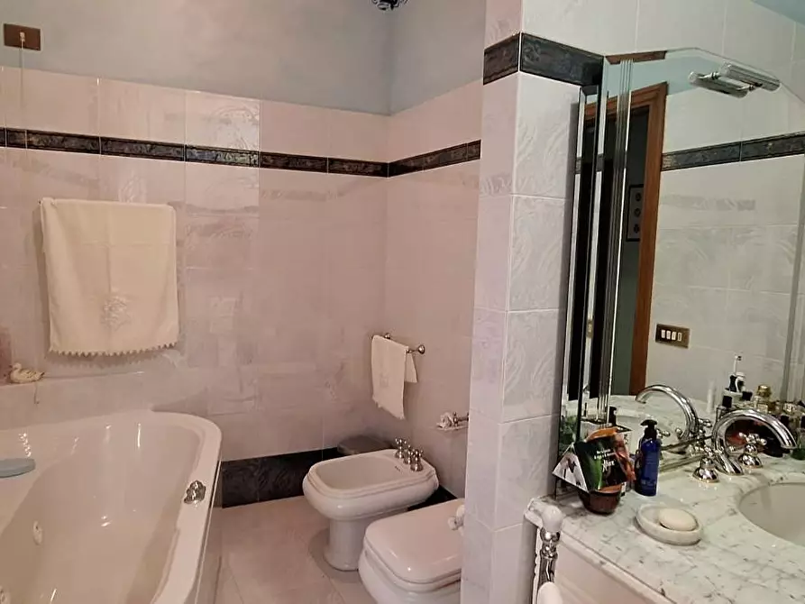 Immagine 16 di Casa semindipendente in vendita  a Pescaglia