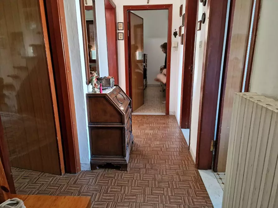 Immagine 21 di Villa in vendita  a Carrara