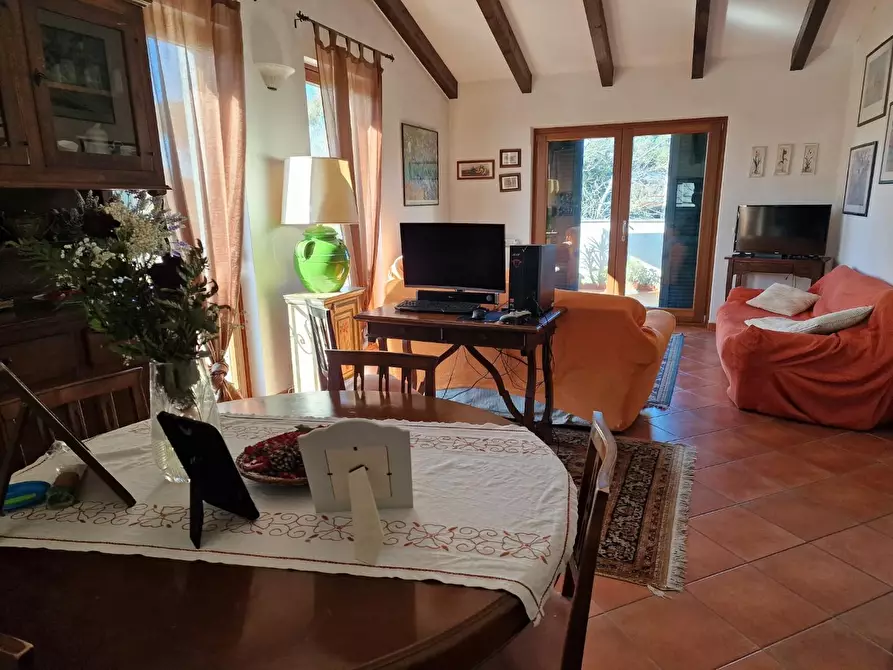 Immagine 27 di Villa in vendita  a Carrara