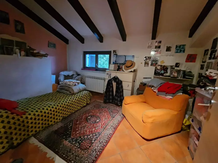 Immagine 10 di Villa in vendita  a Carrara