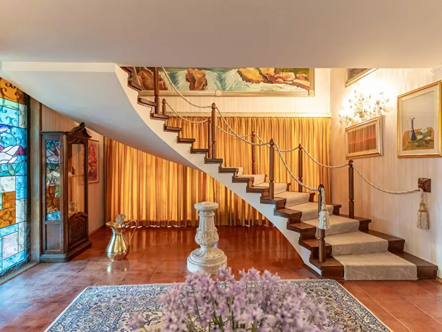 Immagine 5 di Villa in vendita  a Vinci