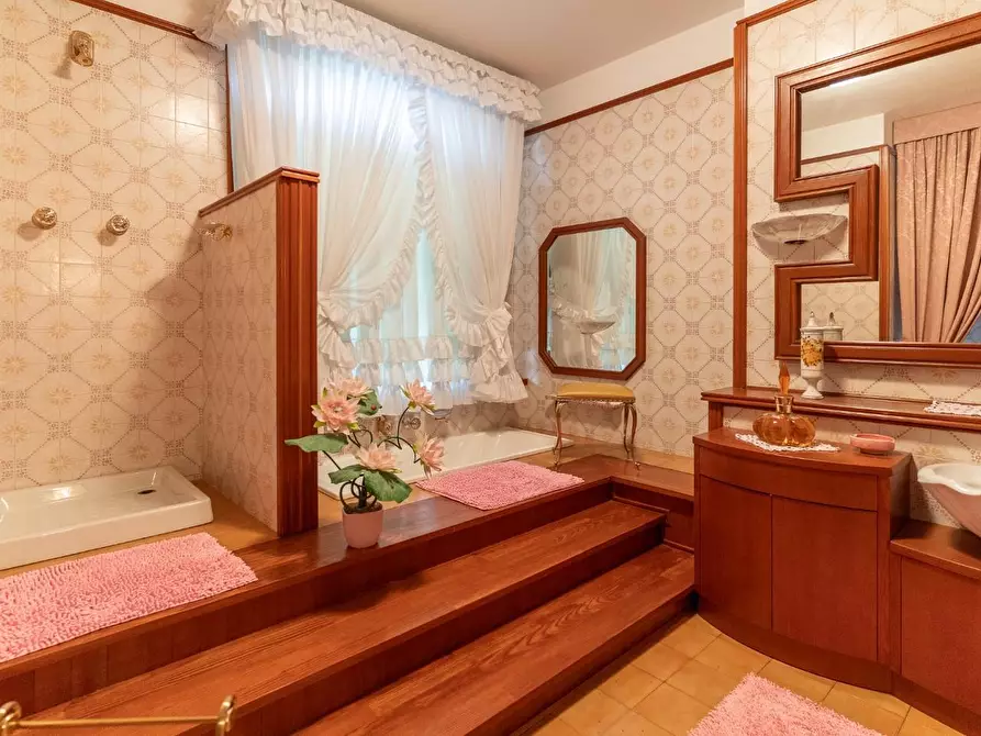 Immagine 22 di Villa in vendita  a Vinci