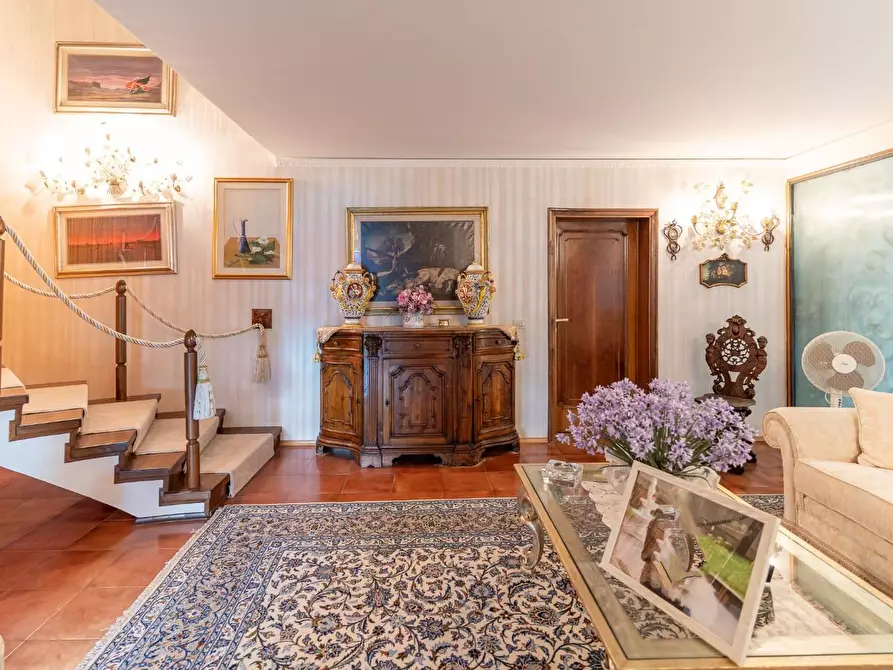 Immagine 4 di Villa in vendita  a Vinci