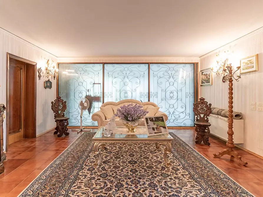 Immagine 3 di Villa in vendita  a Vinci