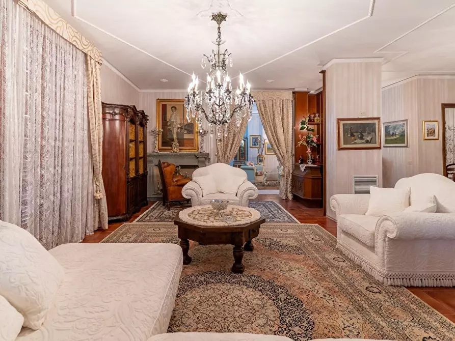 Immagine 13 di Villa in vendita  a Vinci