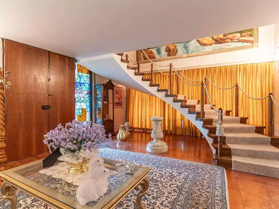 Immagine 6 di Villa in vendita  a Vinci