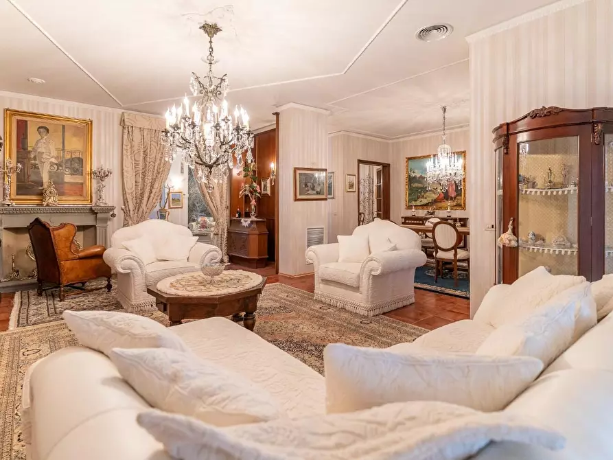 Immagine 14 di Villa in vendita  a Vinci