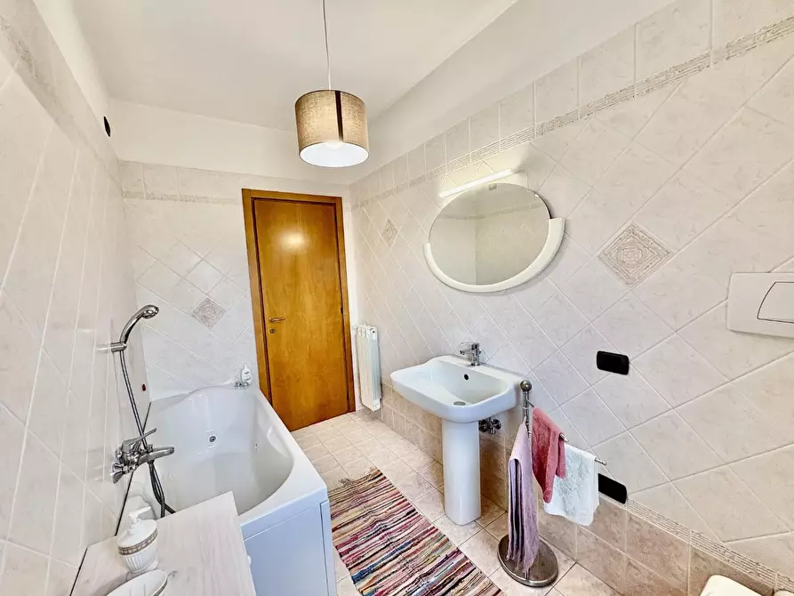 Immagine 17 di Appartamento in vendita  a Castelfiorentino