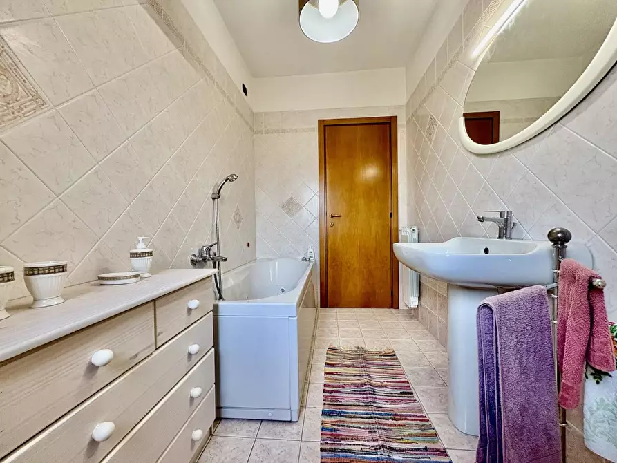 Immagine 15 di Appartamento in vendita  a Castelfiorentino