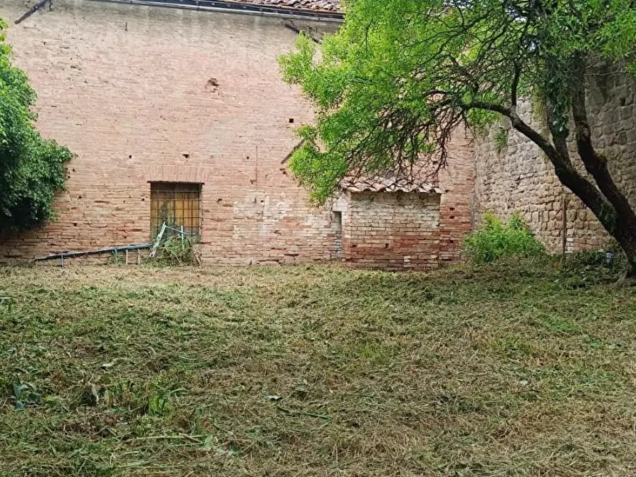 Immagine 90 di Palazzo in vendita  a Buonconvento
