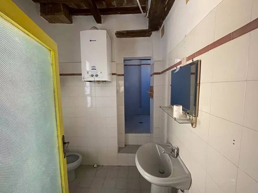 Immagine 27 di Palazzo in vendita  a Buonconvento