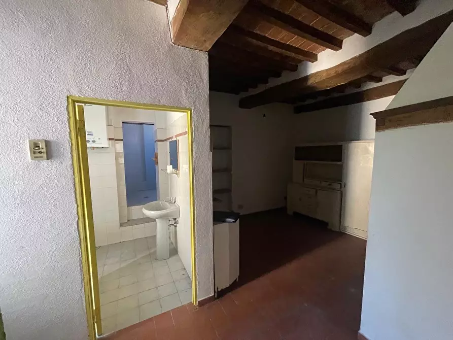 Immagine 26 di Palazzo in vendita  a Buonconvento