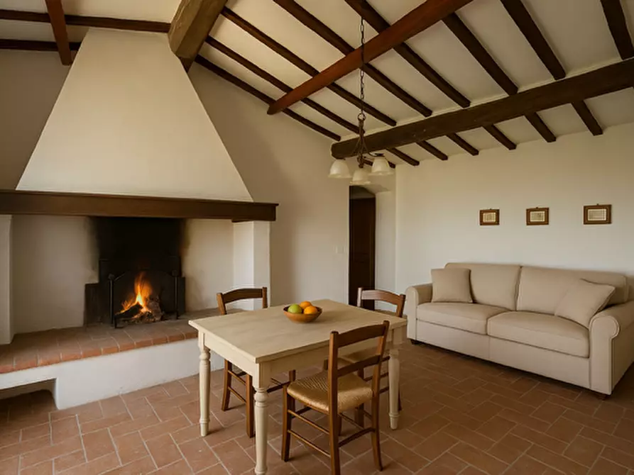 Immagine 3 di Palazzo in vendita  a Buonconvento