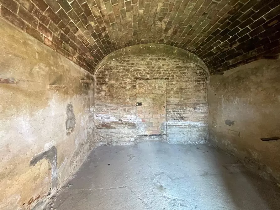 Immagine 86 di Palazzo in vendita  a Buonconvento