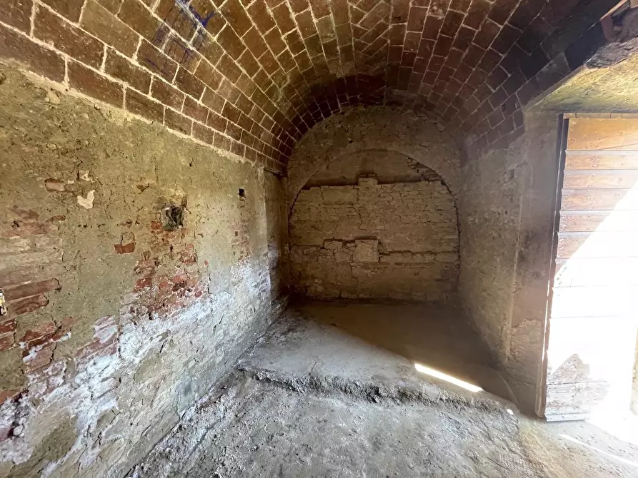Immagine 84 di Palazzo in vendita  a Buonconvento