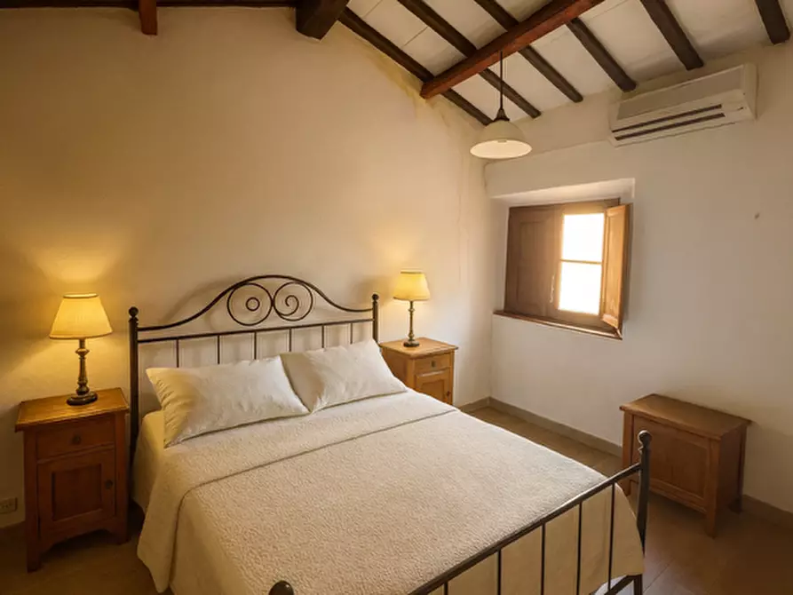 Immagine 6 di Palazzo in vendita  a Buonconvento