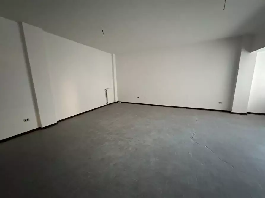 Immagine 5 di Ufficio in affitto  a Pontedera