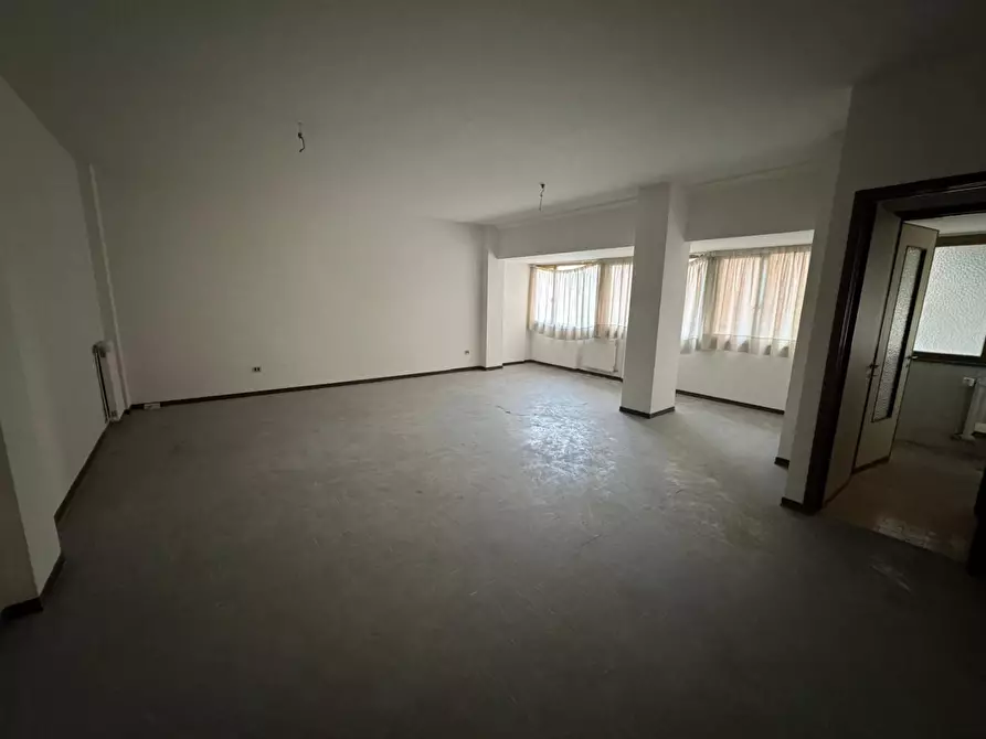 Immagine 8 di Ufficio in affitto  a Pontedera