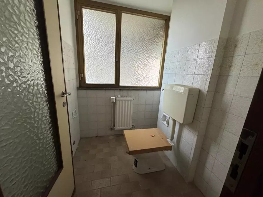 Immagine 6 di Ufficio in affitto  a Pontedera