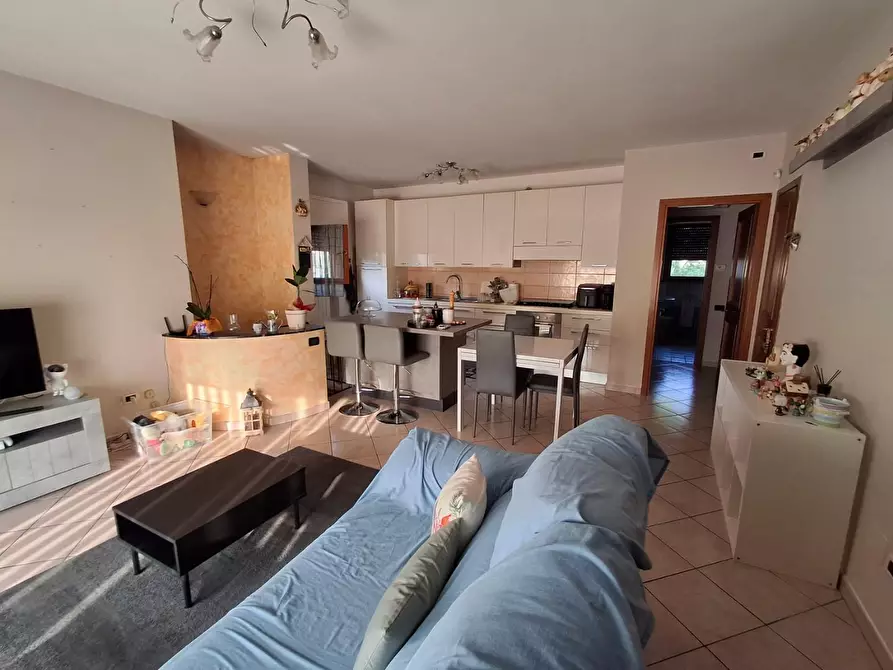 Immagine 1 di Appartamento in vendita  a Capraia E Limite