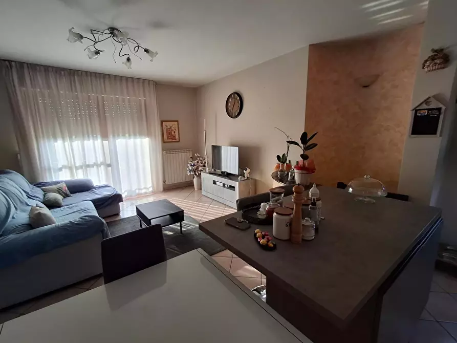 Immagine 3 di Appartamento in vendita  a Capraia E Limite