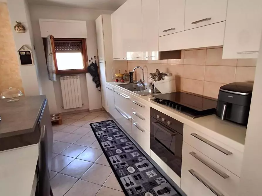 Immagine 8 di Appartamento in vendita  a Capraia E Limite